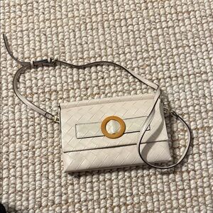 Elegant Cream Woven Shoulder Bag